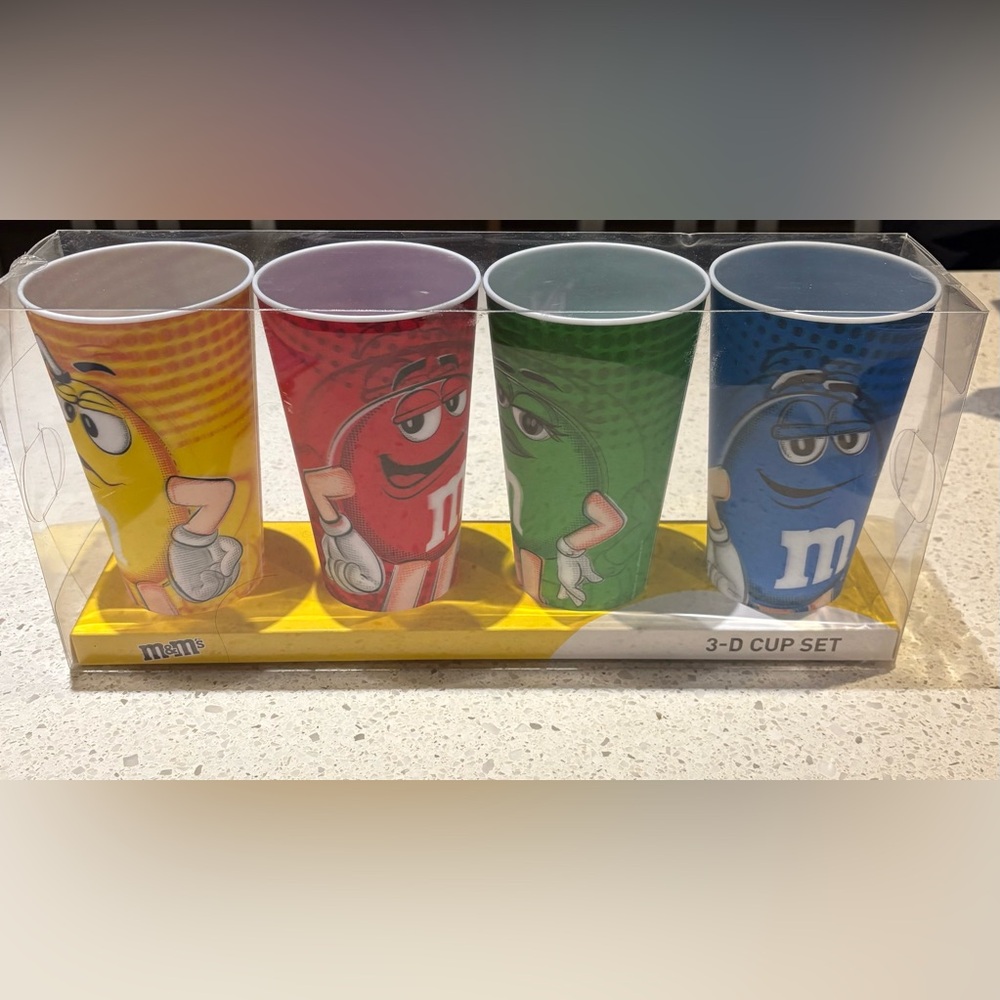 Set of 4 M&M’s 3D World Lenticular Cups
